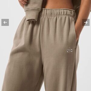 Alo Yoga Gravel Accolade Straight Leg Sweatpants